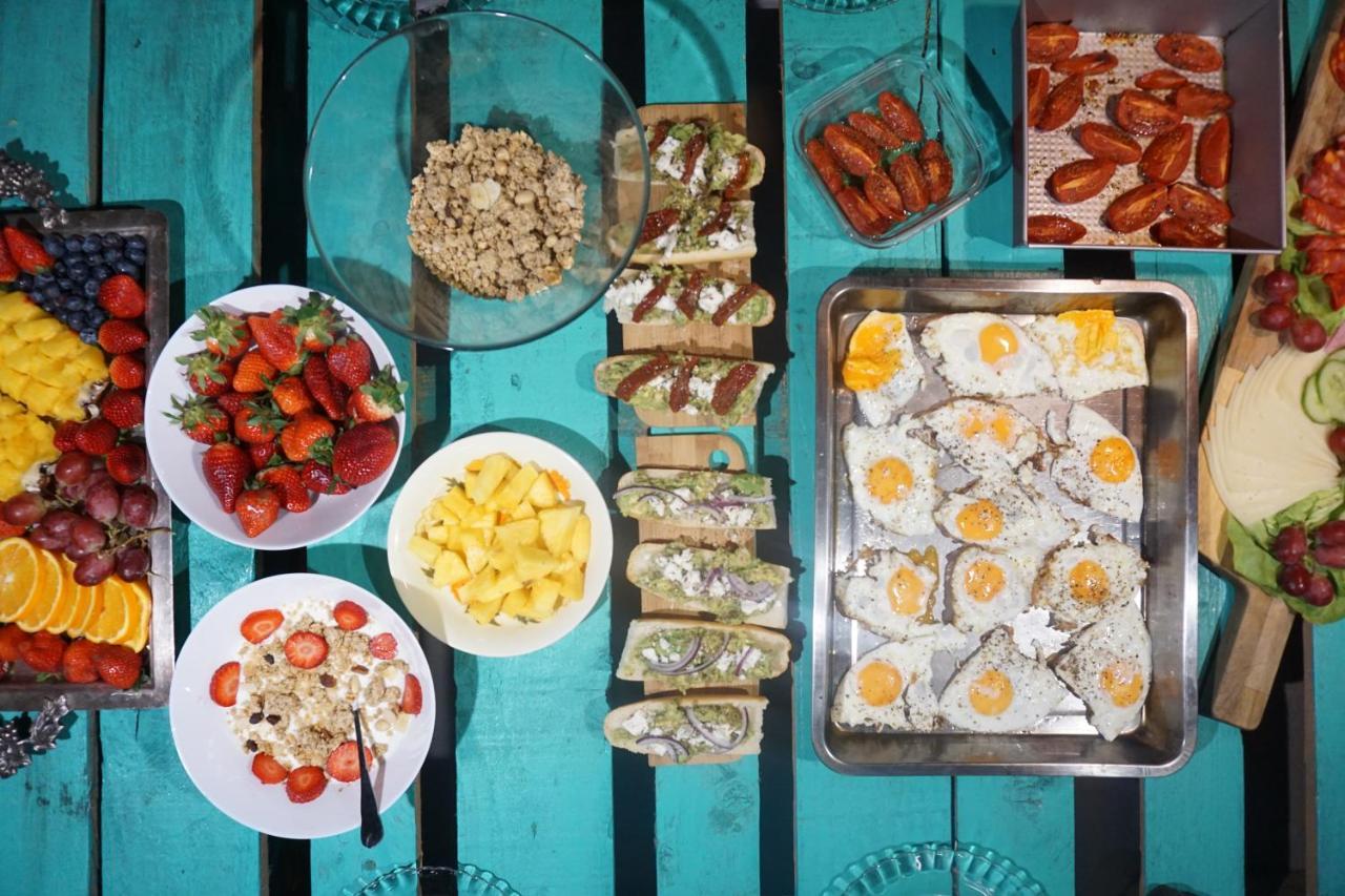 Surf Camp San Sebastian Bed & Breakfast Aia Bagian luar foto